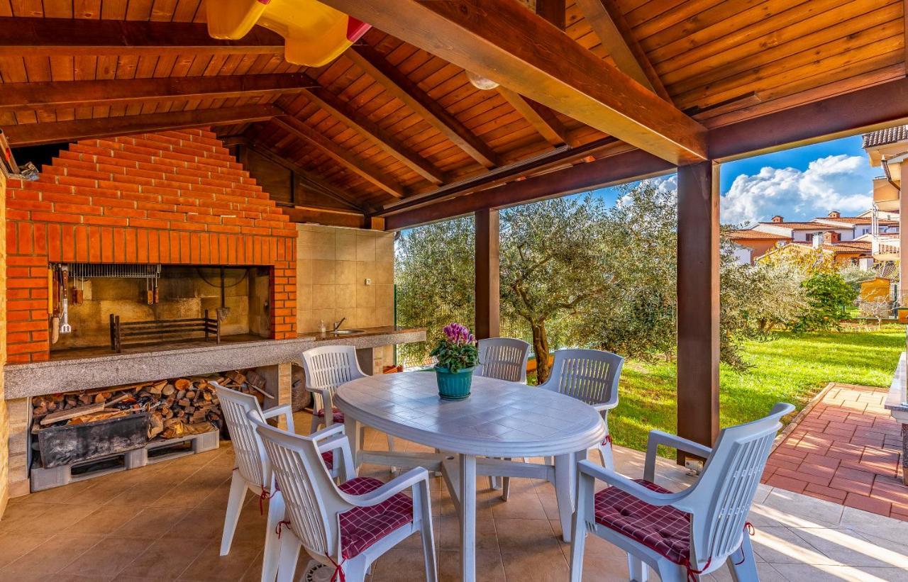Istriensonne - Apartments Veruda Mit Grillterrasse Пула Екстер'єр фото