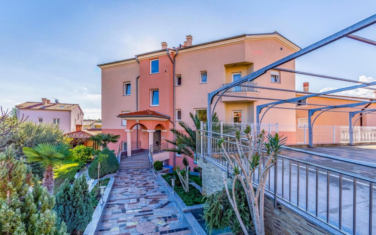 Istriensonne - Apartments Veruda Mit Grillterrasse Пула Екстер'єр фото