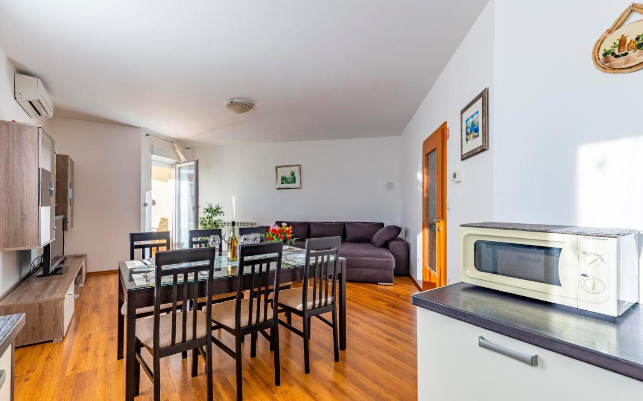 Istriensonne - Apartments Veruda Mit Grillterrasse Пула Екстер'єр фото