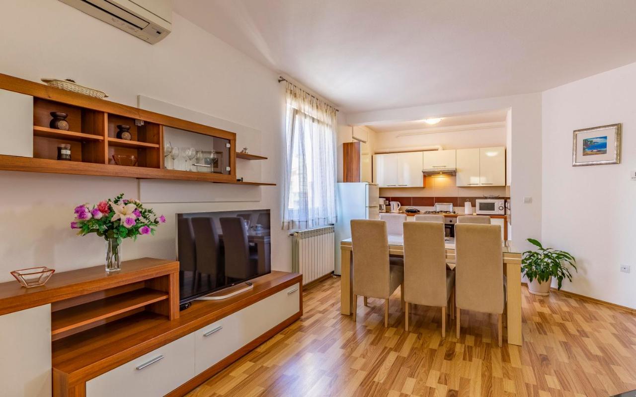 Istriensonne - Apartments Veruda Mit Grillterrasse Пула Екстер'єр фото