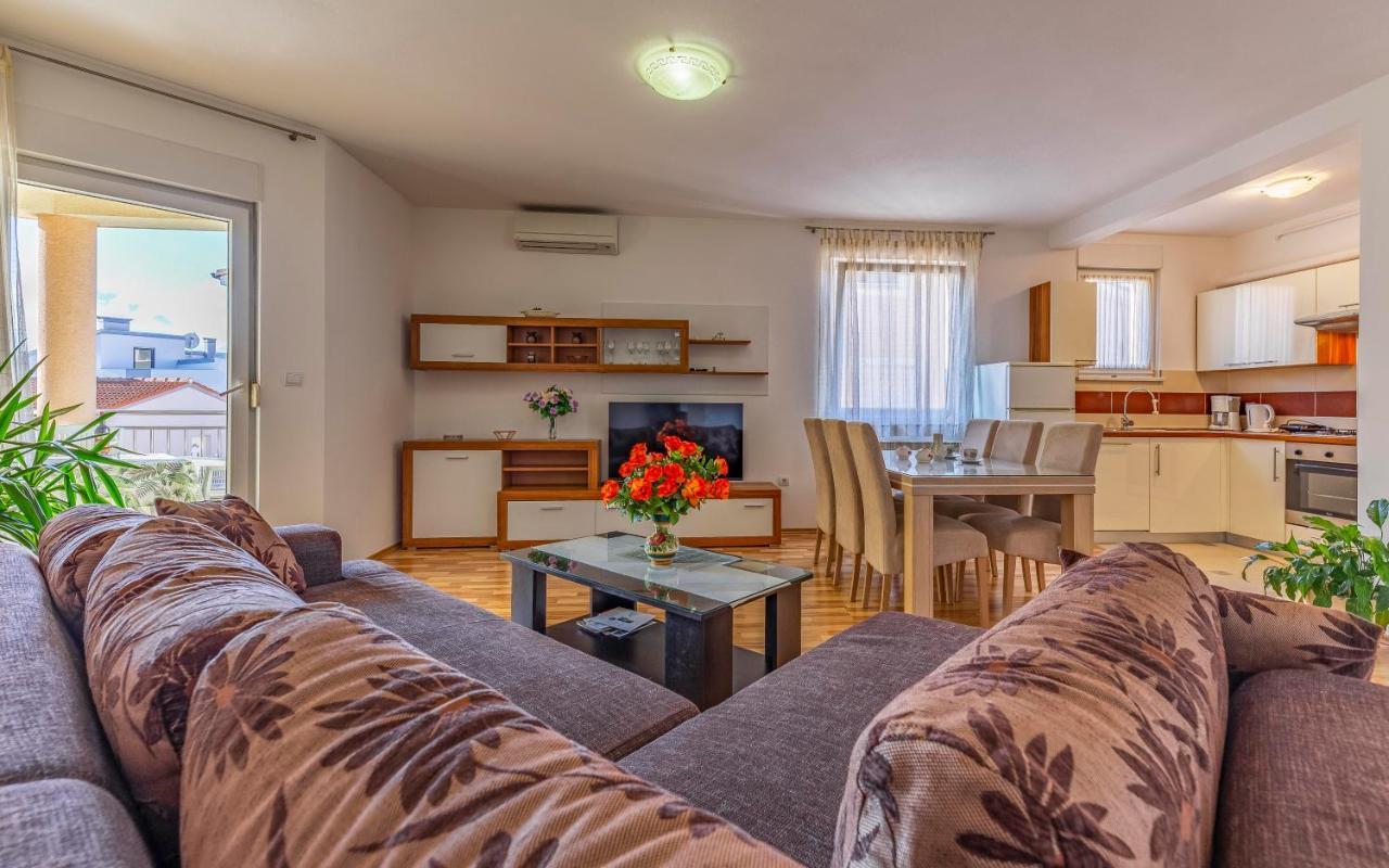 Istriensonne - Apartments Veruda Mit Grillterrasse Пула Екстер'єр фото
