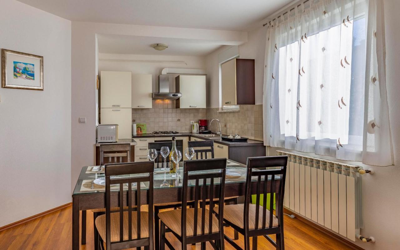 Istriensonne - Apartments Veruda Mit Grillterrasse Пула Екстер'єр фото
