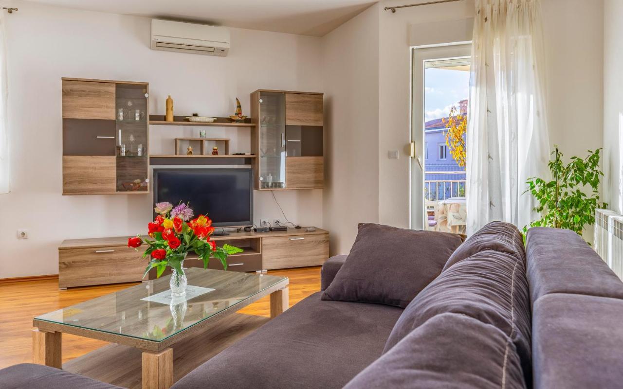 Istriensonne - Apartments Veruda Mit Grillterrasse Пула Екстер'єр фото