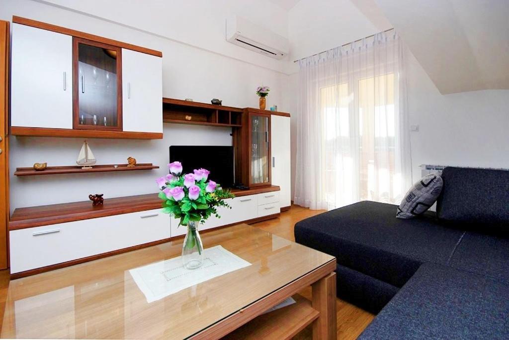 Istriensonne - Apartments Veruda Mit Grillterrasse Пула Екстер'єр фото