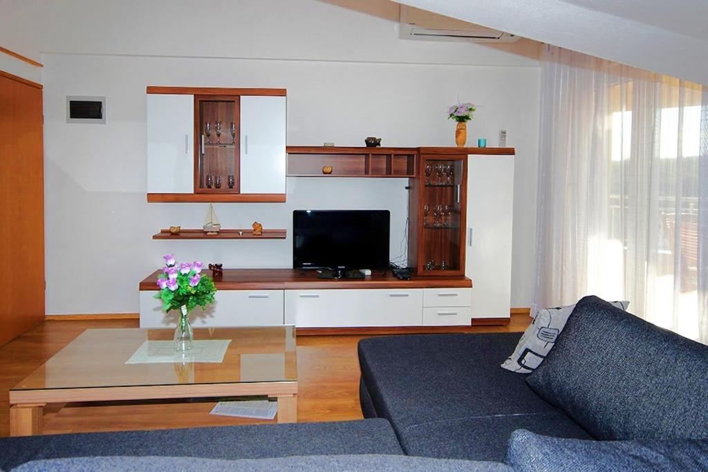 Istriensonne - Apartments Veruda Mit Grillterrasse Пула Екстер'єр фото